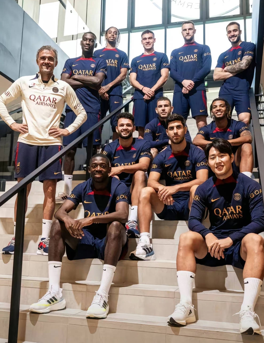 虎扑体育-关于JackeyLove在巴黎圣日耳曼比赛中出色防守，重返赛场引发热议！热度持续攀升的信息