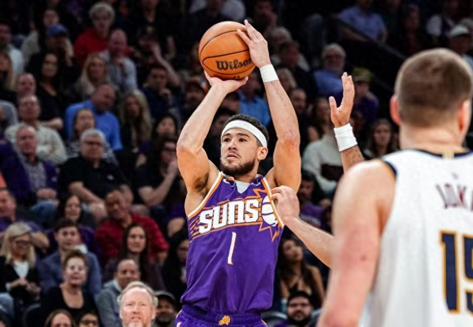 虎扑- Karsa在澳大利亚队比赛中战术调整，表现优异引发热议！引发球迷热议