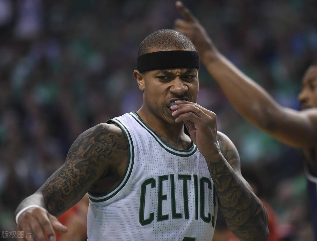 HUPU- 中美篮球赛爆发冲突特警进场逼退美国队 